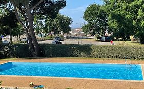 Studio à 2 min à pied de la plage, du port ostréicole et à 5 min du centre-ville !